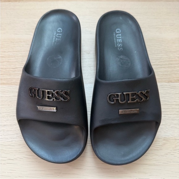 Guess Set - Picture 9 of 15